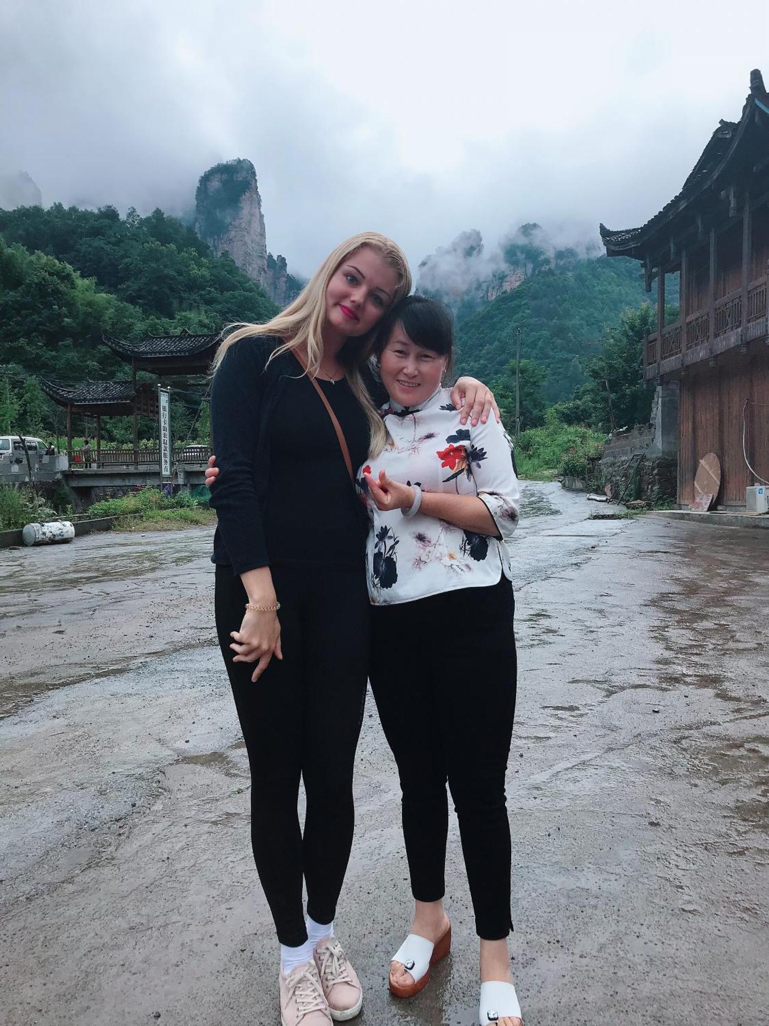 Tongfu Inn Жангжиаже Екстериор снимка