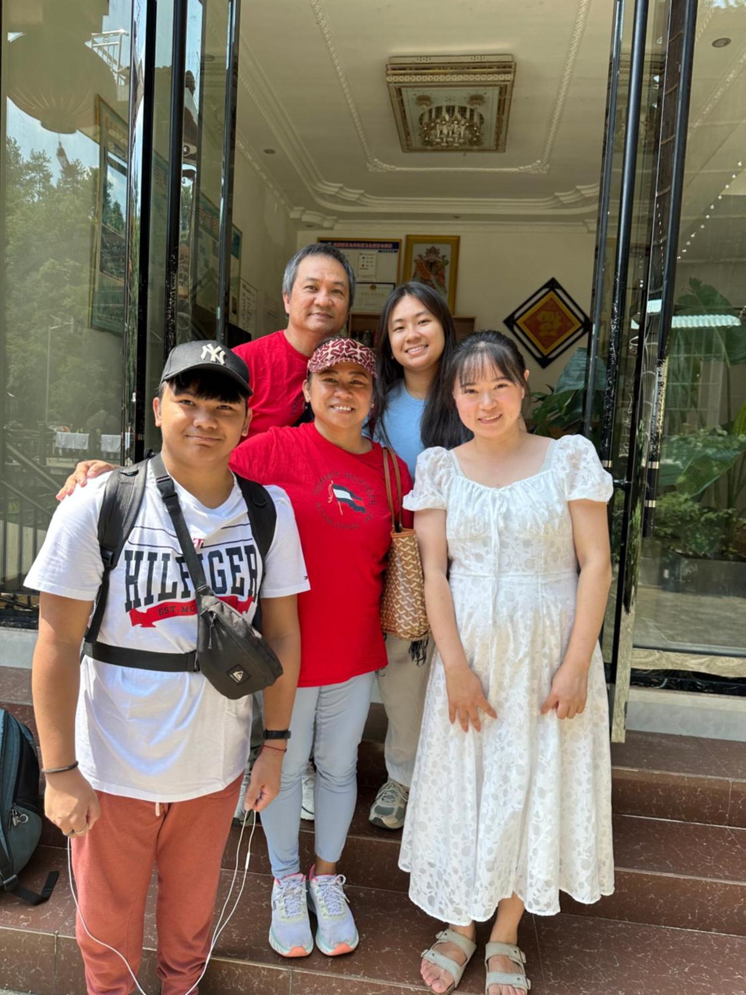 Tongfu Inn Жангжиаже Екстериор снимка